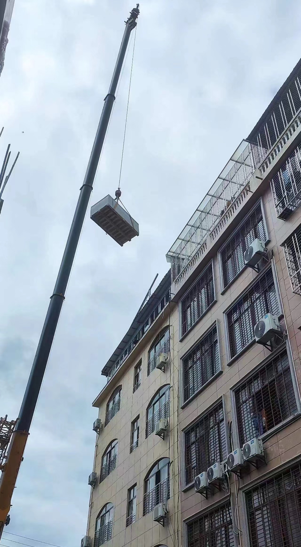 成都市大件设备吊装租吊机