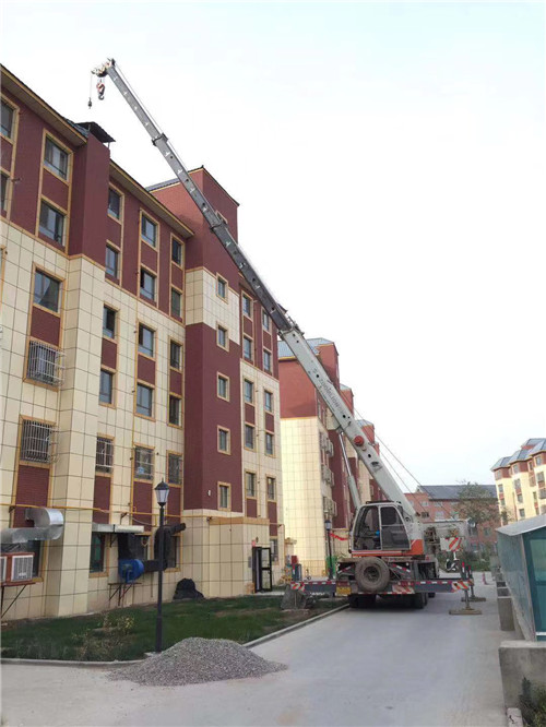 成都市跨街广告牌的高空安装注意事项