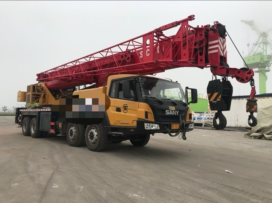 成都市工厂设备吊装租赁吊车