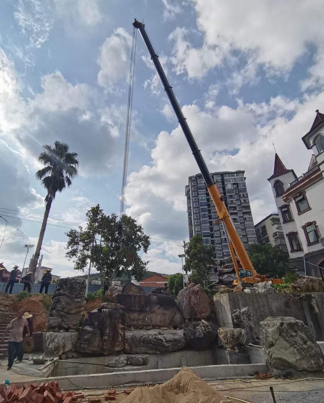 成都市大小汽车吊出租吊装公司