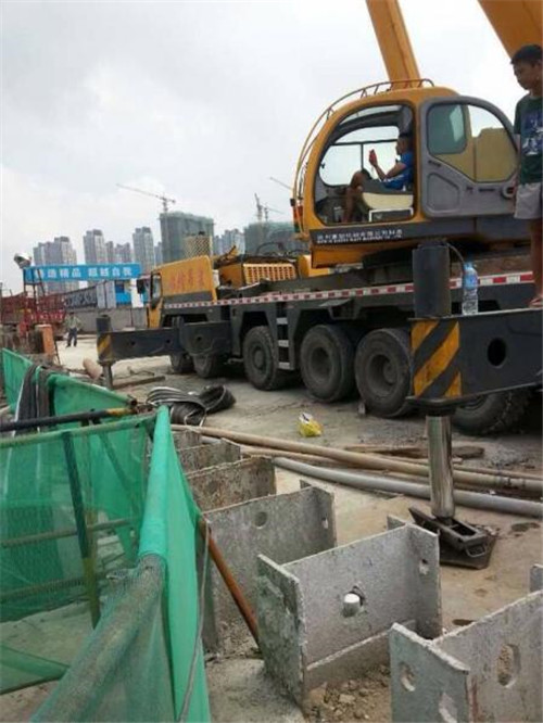 成都市随车吊与随车起重运输车有什么区别?