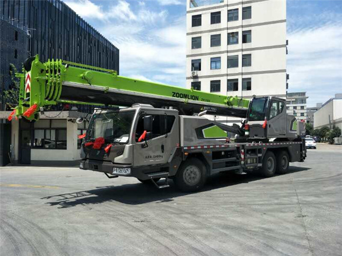 成都市随车吊师傅告诉你租赁随车吊车如何区分吨位