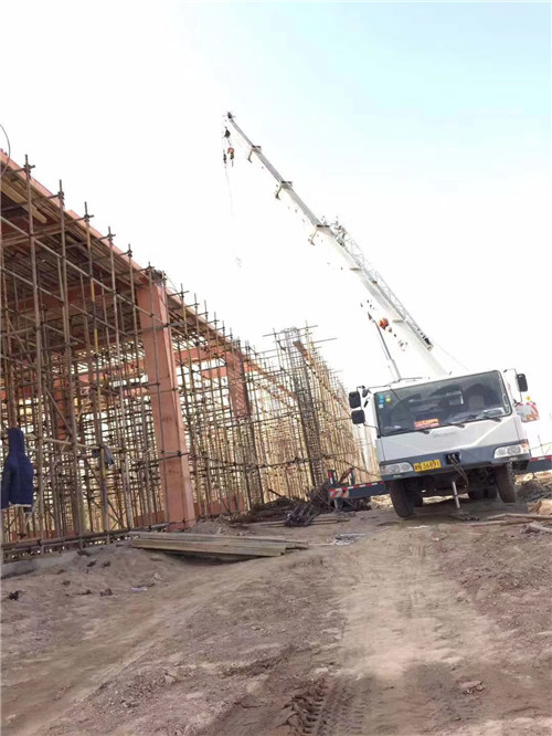 成都市吊车作业的安全注意事项有哪些？