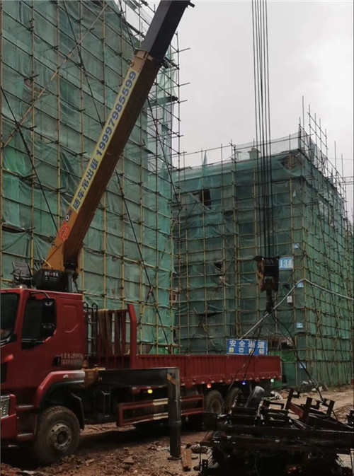成都市“慢工细活”—— 吊车的 “微动控制” 技术